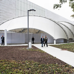 structure tendue câble-membrane