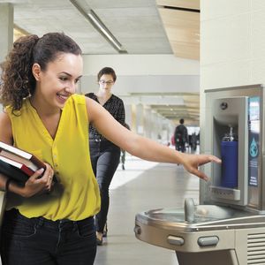 fontaine à eau avec commande électronique