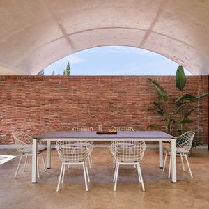 table contemporaine