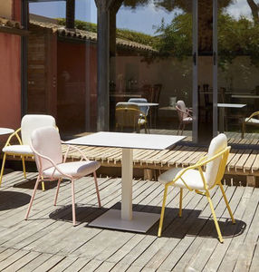 table contemporaine