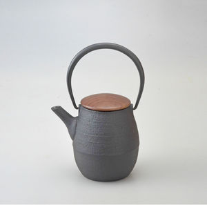 théière en fonte