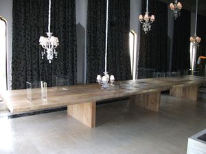 table contemporaine