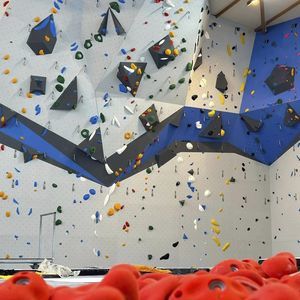 mur d'escalade fixe