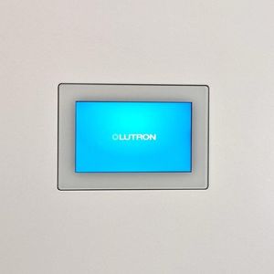 support d'écran tactile contemporain