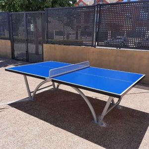 table de ping-pong contemporaine