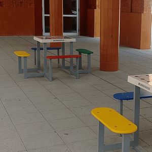 table de jeu pour enfant d'extérieur 1
