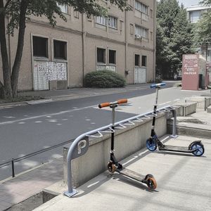 range-trottinette en acier galvanisé