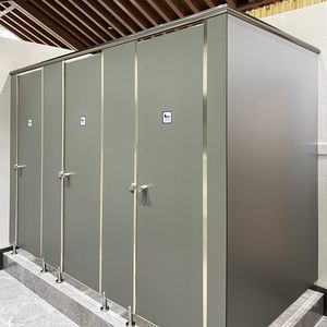 cabine sanitaire en HPL 1