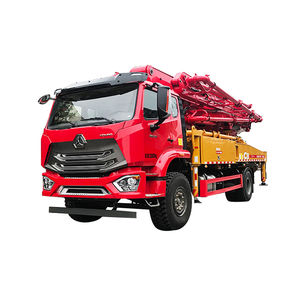 pompe à béton montée sur camion 1