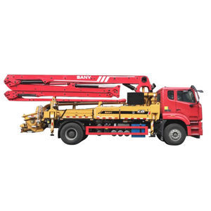 pompe à béton montée sur camion 1