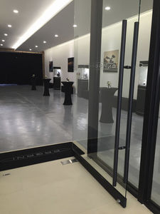 poignée de tirage pour porte en verre