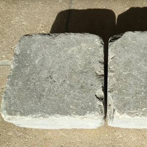 pavé en pierre naturelle