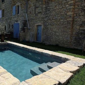 bassin de jardin en pierre naturelle