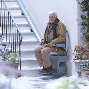 fauteuil monte-escalier d'extérieur