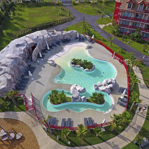 piscine d'extérieur