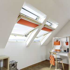 fenêtre de toit à pivot / en bois / à double vitrage / à coupure thermique