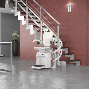 fauteuil monte-escalier d'intérieur