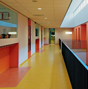 revêtement de sol en linoléum / pour le tertiaire / en rouleau / lisse