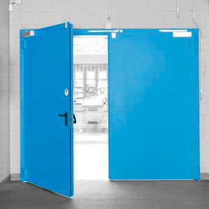 porte industrielle battante 1