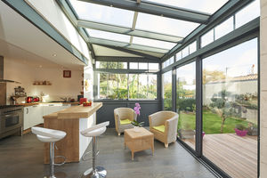 véranda en aluminium / tout verre / pour piscine / avec volet roulant intégré