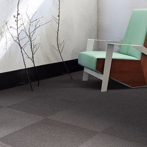 moquette en dalles 1