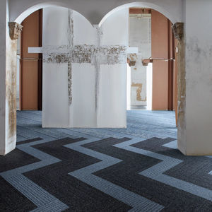 moquette en dalles 1