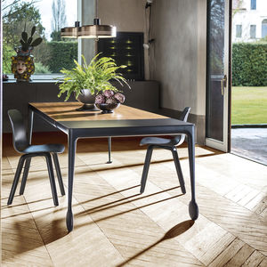 table contemporaine