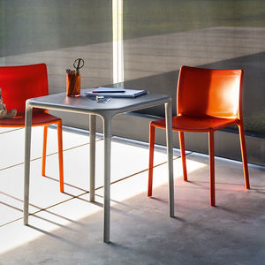 chaise contemporaine 1