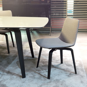 chaise contemporaine
