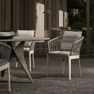 chaise contemporaine