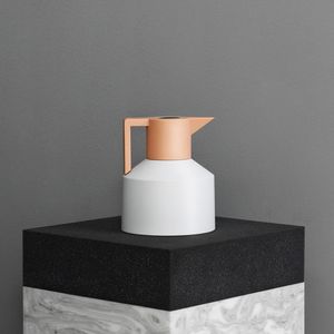 carafe en plastique