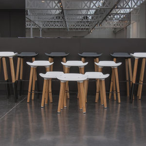 tabouret classique / en chêne / professionnel / d'extérieur