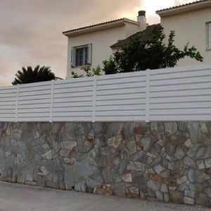 clôture à panneaux