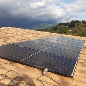 système d'alimentation photovoltaïque autonome