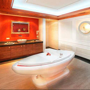table d'eau de massage avec douche Vichy 1