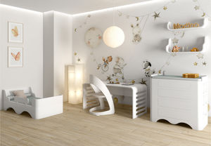 chambre d'enfant blanche