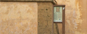 panneau d'information pour musée