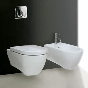 toilettes à poser / suspendue / en céramique