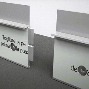profilé de fixation pour plinthe