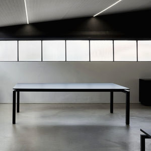 table de réunion contemporaine