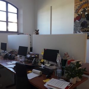 panneau d'absorption acoustique sur bureau