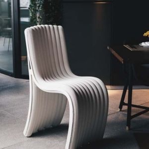 chaise contemporaine