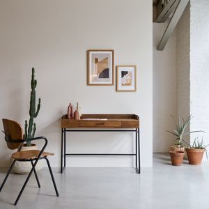 bureau sur pied