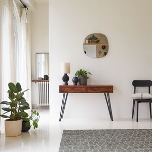 commode sur pieds hauts 1