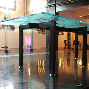table contemporaine