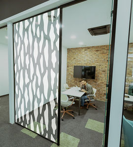 film décoratif pour applications sur verre 1