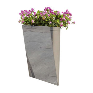 jardinière en acier