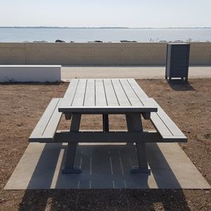table de pique-nique contemporaine