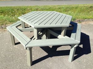 table de pique-nique contemporaine