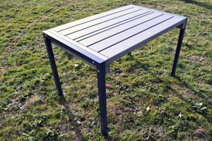 table contemporaine